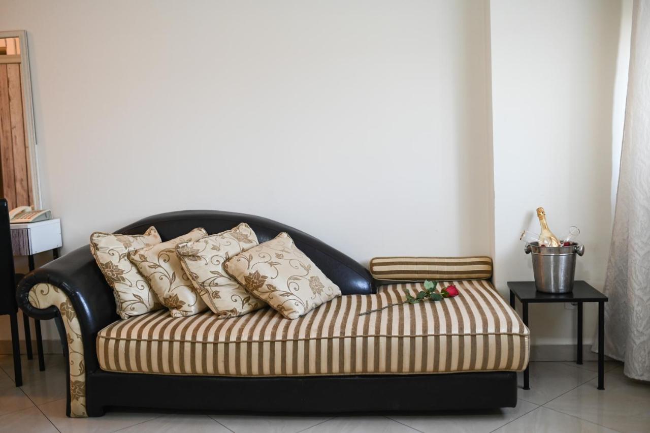 Garni Hotel Dash Novi Sad Eksteriør bilde