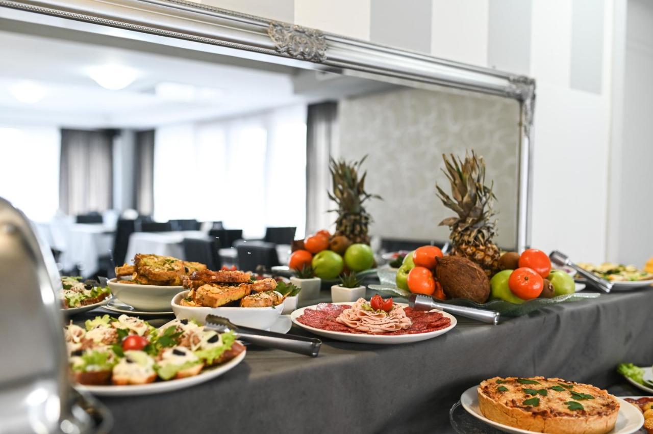 Garni Hotel Dash Novi Sad Eksteriør bilde