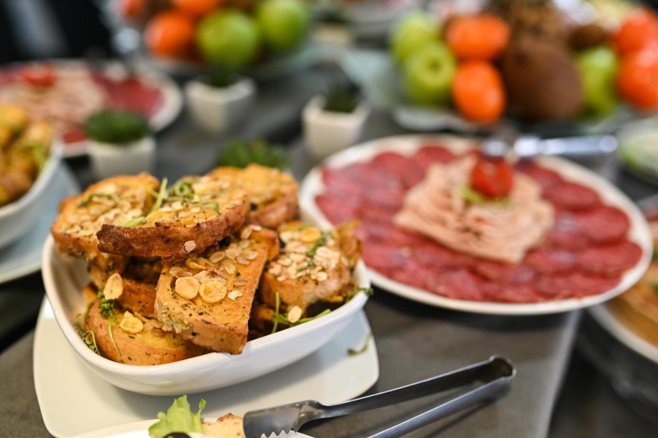 Garni Hotel Dash Novi Sad Eksteriør bilde