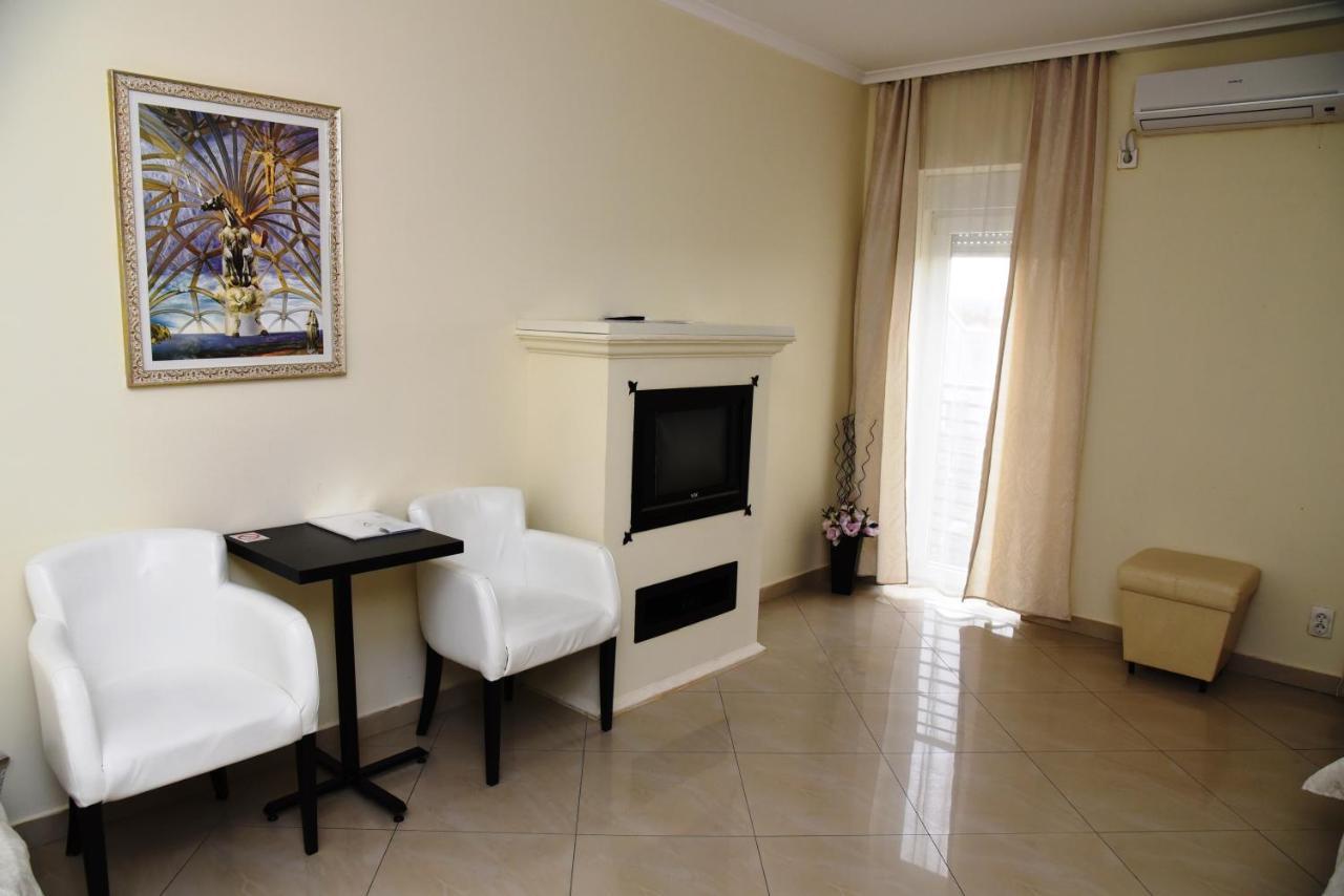 Garni Hotel Dash Novi Sad Eksteriør bilde